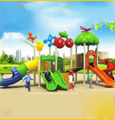 Centro de Juegos para Exteriores Luciernaga